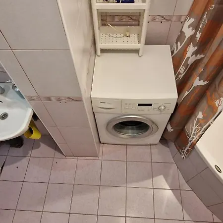 коло центру і ж д アパート