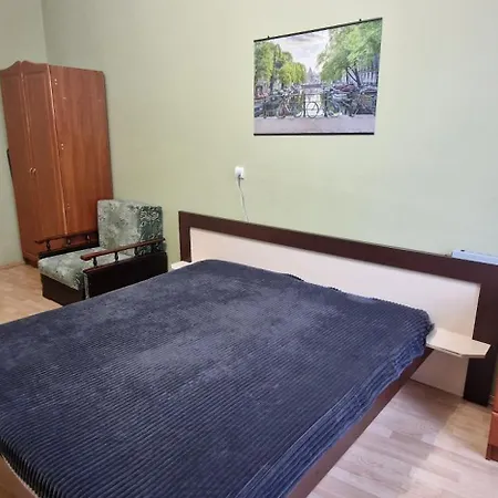коло центру і ж д Apartment