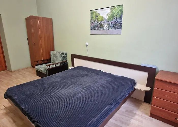 коло центру і ж д Apartment